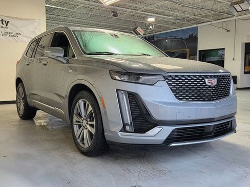Used 2024 Cadillac XT6 Premium Luxury w/ Technology Package FWD image 5