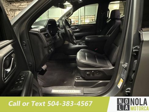 Used 2024 Chevrolet Suburban LT RWD image 20