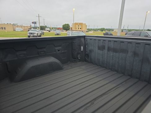 Used 2023 GMC Sierra 1500 SLE AWD/4WD image 14