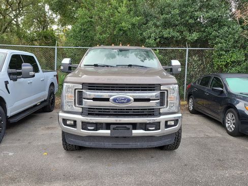 Used 2018 Ford F250 XLT w/ XLT Premium Package image 2