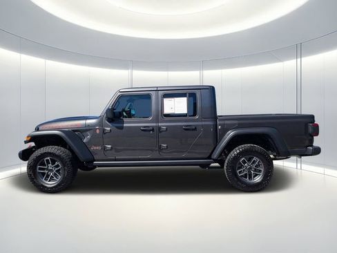 Used 2025 Jeep Gladiator Mojave w/ Technology Group image 7