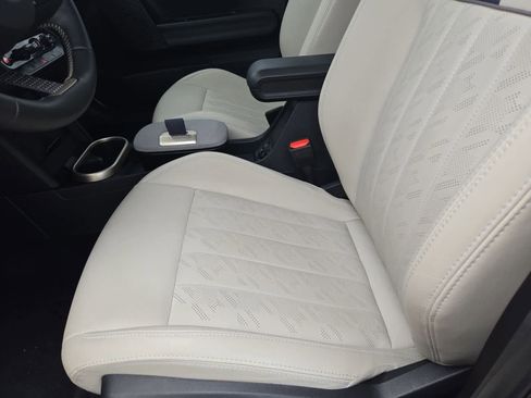 Used 2025 MINI Cooper 4-Door Hardtop FWD image 14