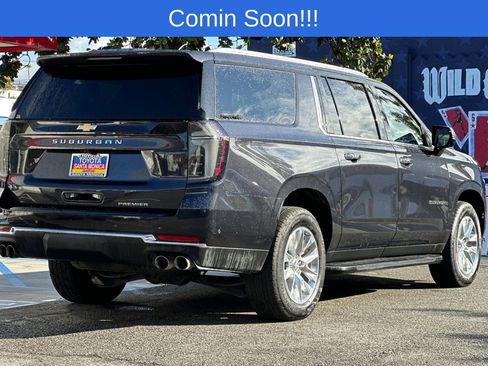 Used 2025 Chevrolet Suburban Premier image 4