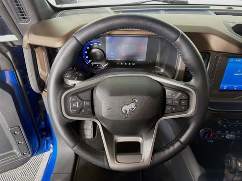 Used 2022 Ford Bronco Outer Banks AWD/4WD image 12