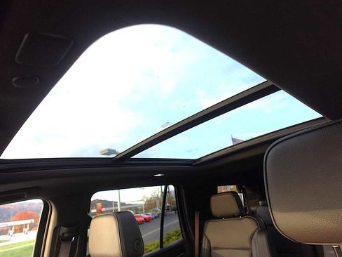 Used 2022 GMC Yukon Denali w/ Max Trailering Package image 25