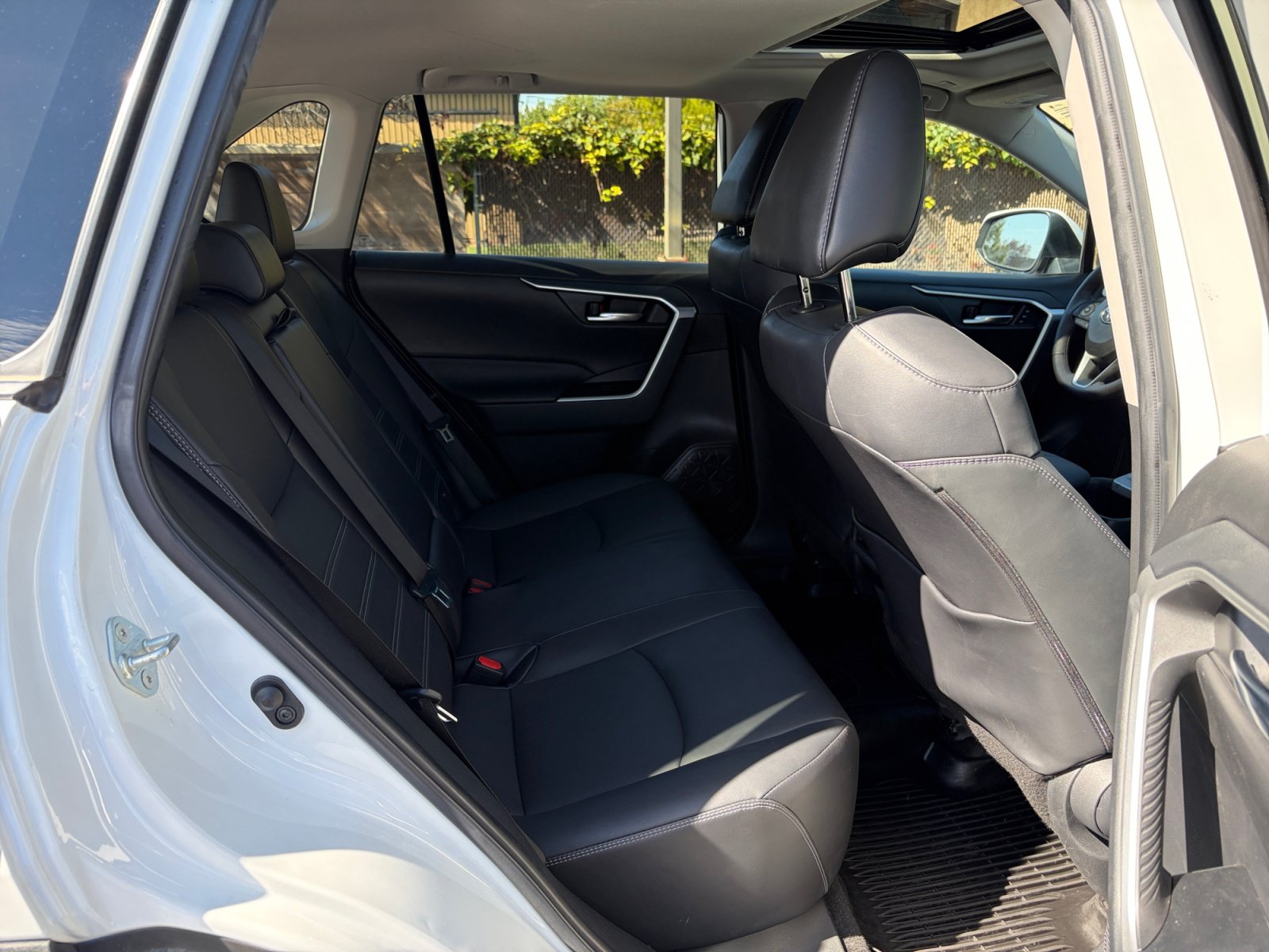 Used 2023 Toyota RAV4 XLE Premium AWD/4WD image 16