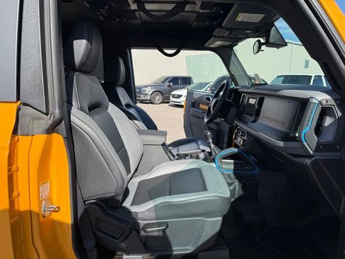 Used 2022 Ford Bronco Black Diamond image 13