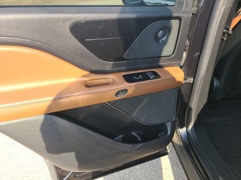 Used 2022 Lincoln Aviator Reserve w/ Equipment Group 201A image 18