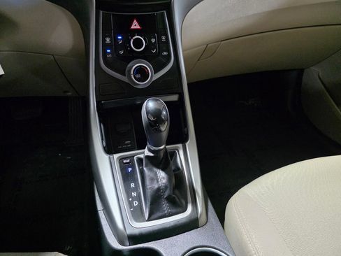 Used 2014 Hyundai Elantra SE FWD image 26