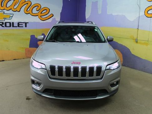 Used 2019 Jeep Cherokee Limited w/ Luxury Group AWD/4WD image 3