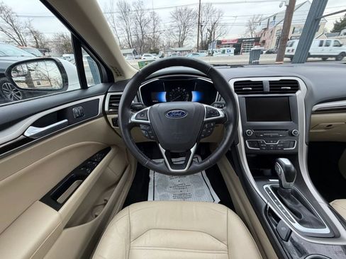Used 2016 Ford Fusion SE w/ Equipment Group 502A FWD image 30