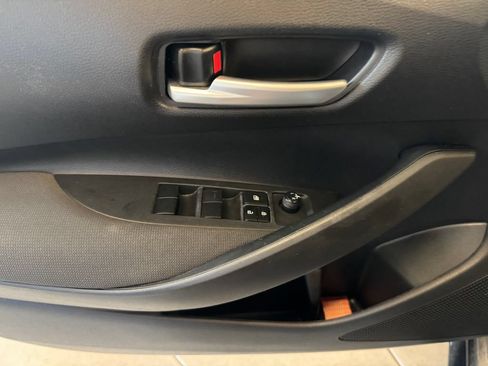 Used 2021 Toyota Corolla LE FWD image 19