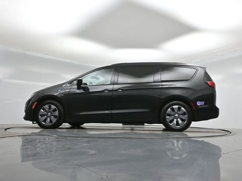 Used 2018 Chrysler Pacifica Limited w/ Advanced Safetytec Group image 53