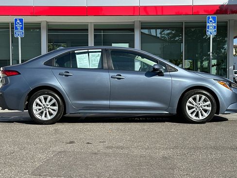 Used 2026 Toyota Corolla LE w/ LE Premium Package FWD image 3