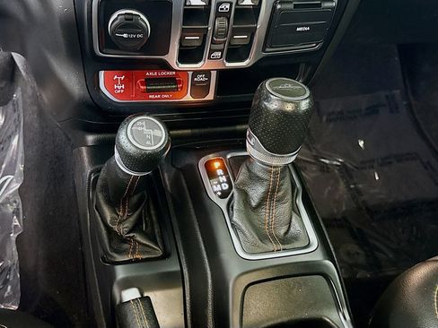 Used 2021 Jeep Gladiator Mojave w/ Dual Top Group AWD/4WD image 11