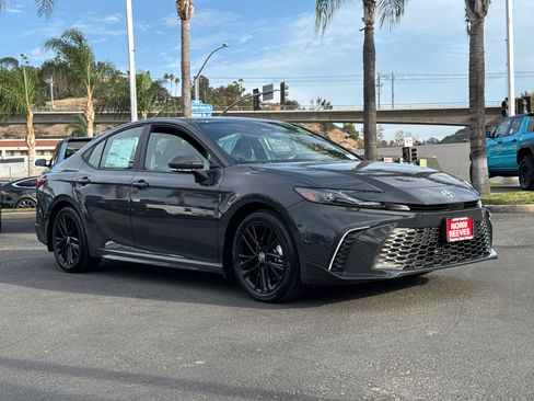 New 2026 Toyota Camry SE w/ Convenience Package FWD image 4