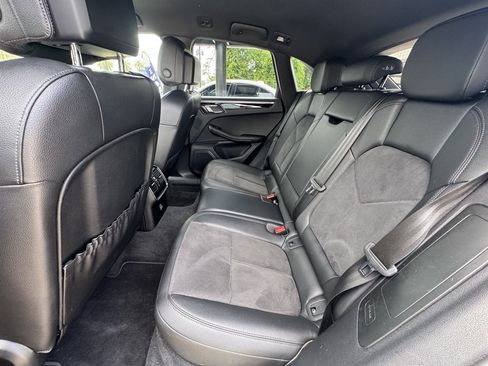 Used 2018 Porsche Macan AWD/4WD image 12
