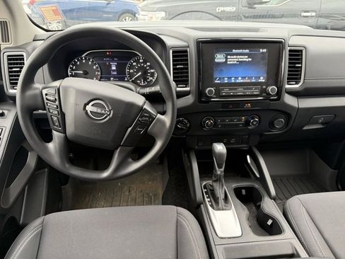 Used 2022 Nissan Frontier SV image 9