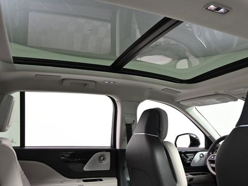 New 2026 Lincoln Aviator Reserve image 17