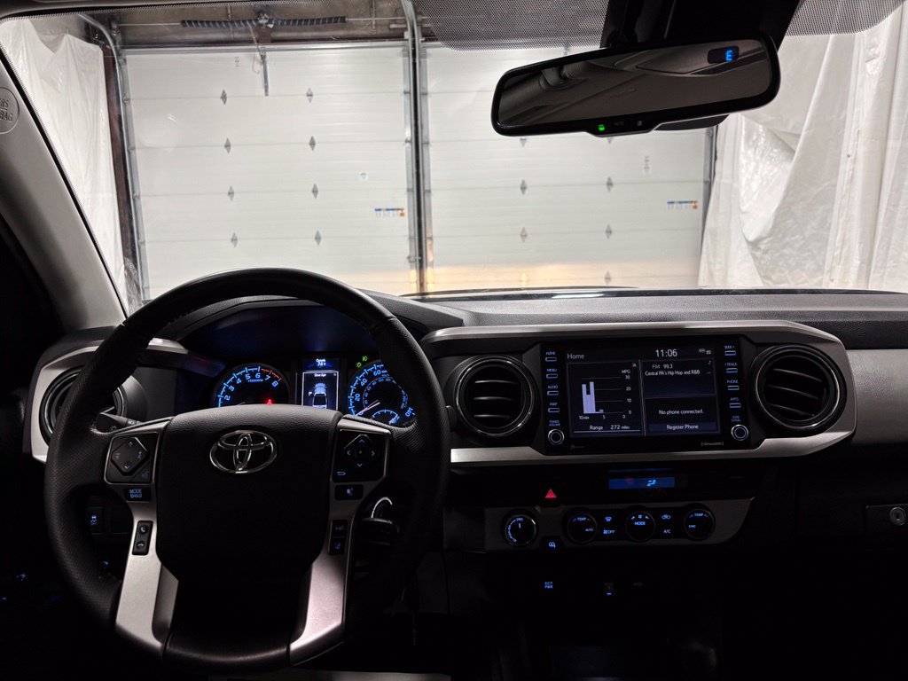 Used 2022 Toyota Tacoma SR5 AWD/4WD image 16