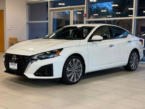 Used 2023 Nissan Altima 2.5 SL AWD/4WD image 4