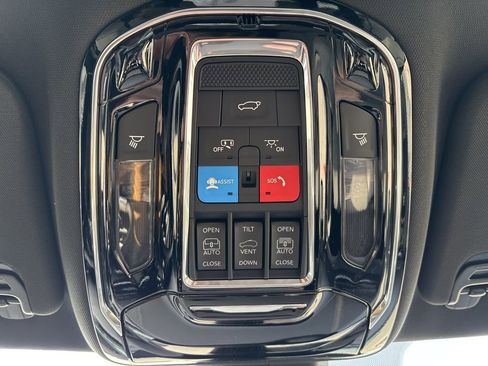 New 2026 Jeep Grand Wagoneer Summit AWD/4WD image 76