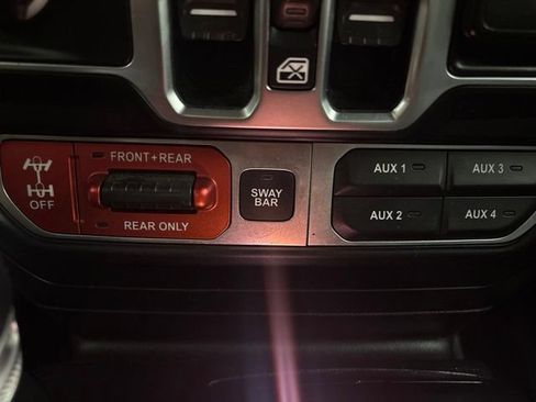 Used 2019 Jeep Wrangler Unlimited Rubicon w/ LED Lighting Group AWD/4WD image 28
