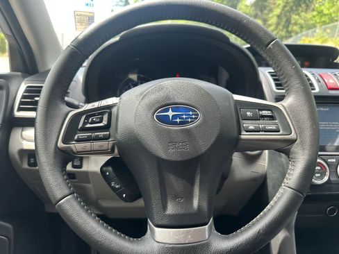 Used 2016 Subaru Forester 2.5i Touring w/ Eyesight & Navigation System AWD/4WD image 20