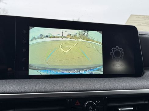 Used 2025 Nissan Kicks SV image 10