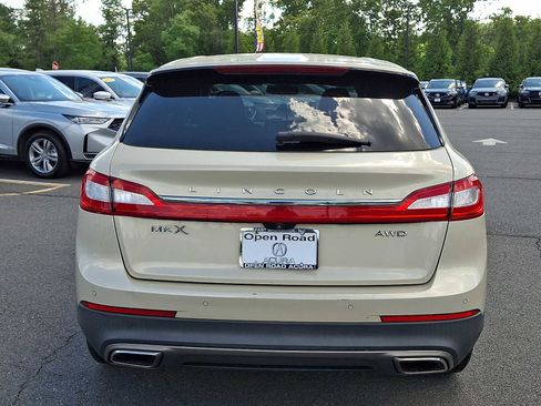Used 2016 Lincoln MKX Select w/ Select Plus Package AWD/4WD image 5