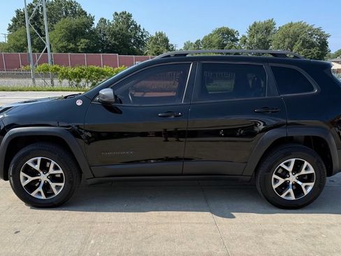 Used 2018 Jeep Cherokee Trailhawk w/ Quick Order Package 23L AWD/4WD image 11