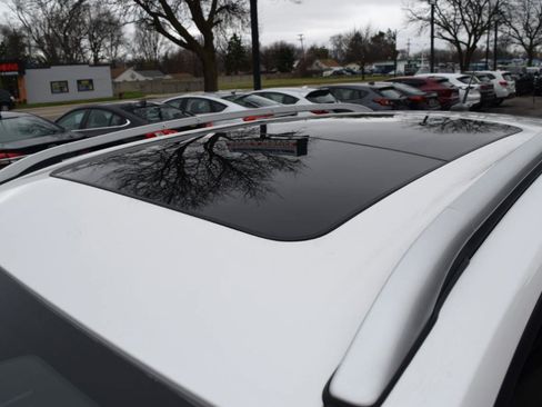 Used 2017 Ford Escape Titanium w/ Equipment Group 301A image 10