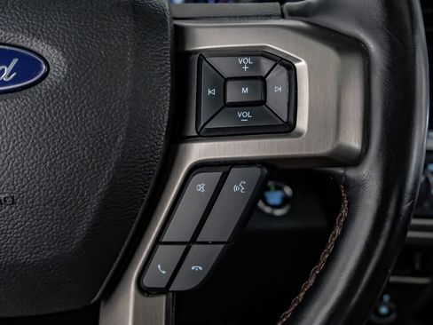 Used 2022 Ford F250 Platinum w/ FX4 Off-Road Package image 17