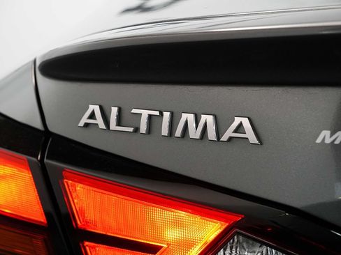 Used 2021 Nissan Altima 2.5 SR FWD image 11