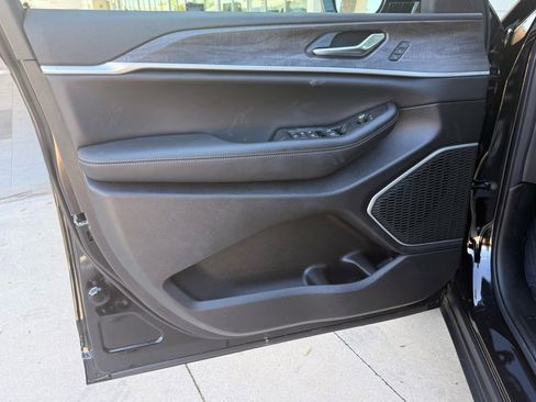 New 2026 Jeep Grand Cherokee L Limited RWD image 29