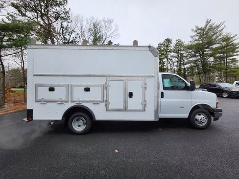 Used 2022 Chevrolet Express 3500 w/ Power Convenience Package RWD image 6