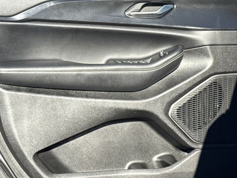 Used 2023 Jeep Grand Cherokee L Laredo image 13