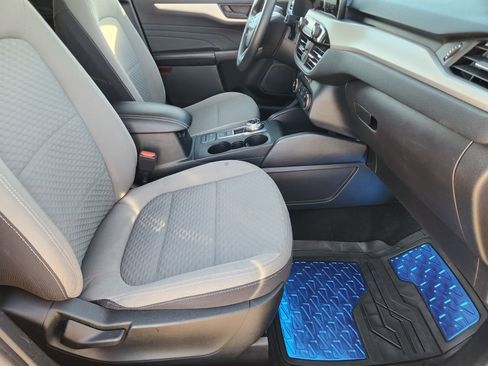 Used 2022 Ford Escape SE image 17