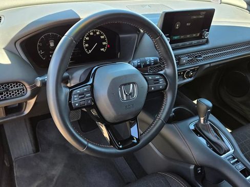 Used 2025 Honda HR-V Sport image 9