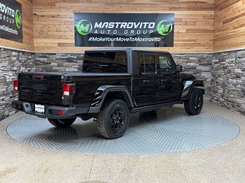 Used 2022 Jeep Gladiator Sport AWD/4WD image 9