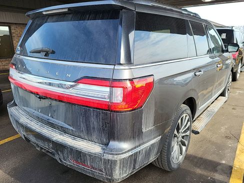 Used 2018 Lincoln Navigator Select w/ Technology Package image 3