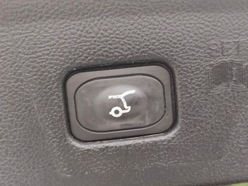 Used 2022 Ford Edge Titanium AWD/4WD image 15