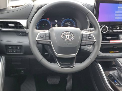 New 2026 Toyota Highlander Platinum AWD/4WD image 12