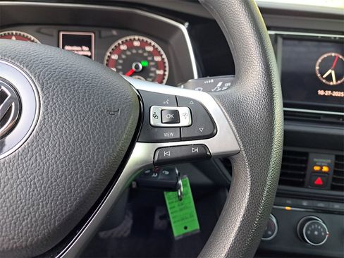 Certified 2021 Volkswagen Jetta S image 19