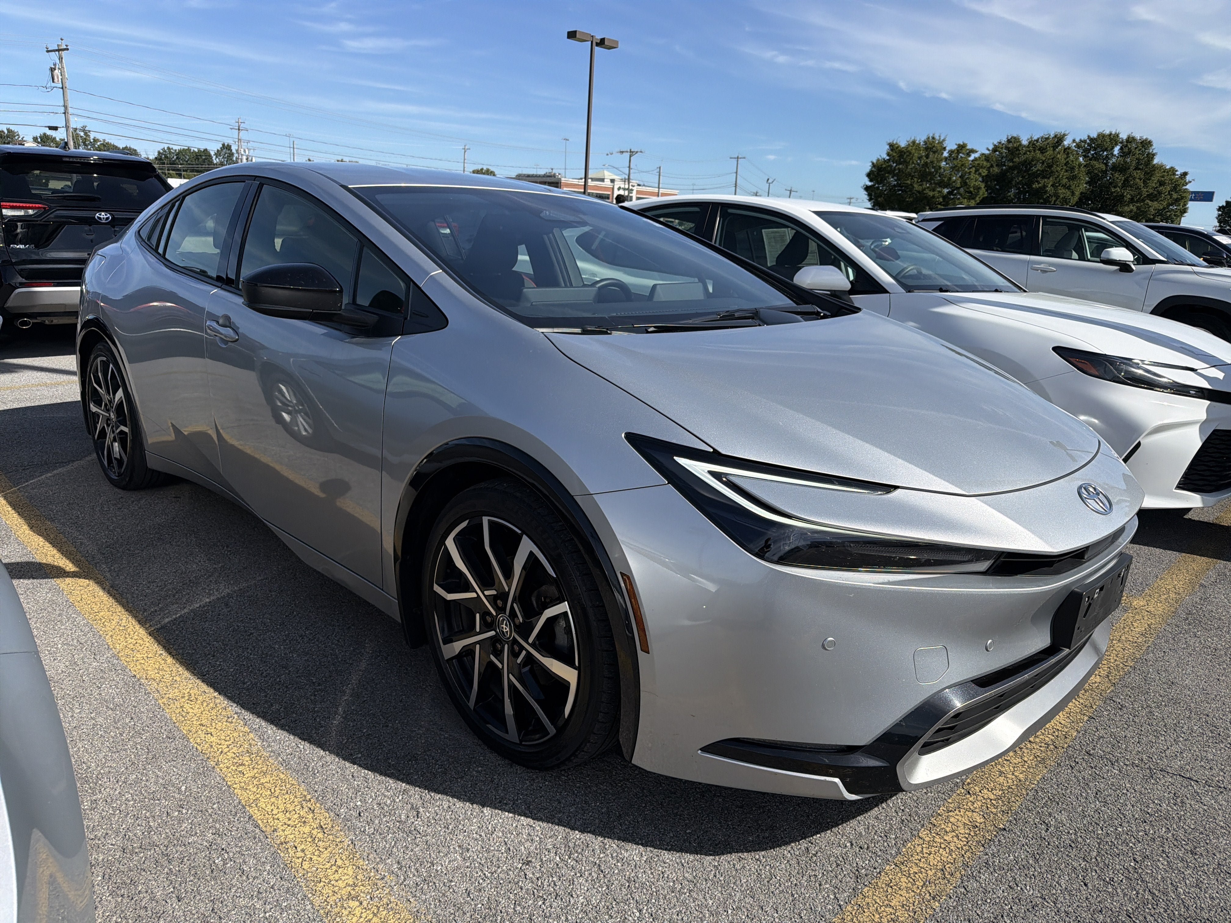 Used 2024 Toyota Prius Prime FWD image 2