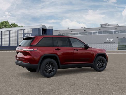 New 2025 Jeep Grand Cherokee Altitude image 4