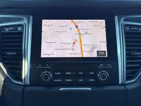 Used 2018 Porsche Macan GTS image 23