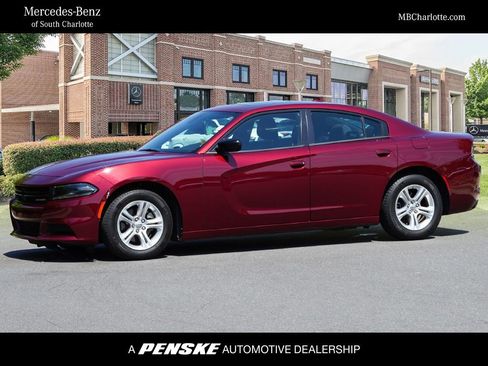 Used 2023 Dodge Charger SXT RWD image 1