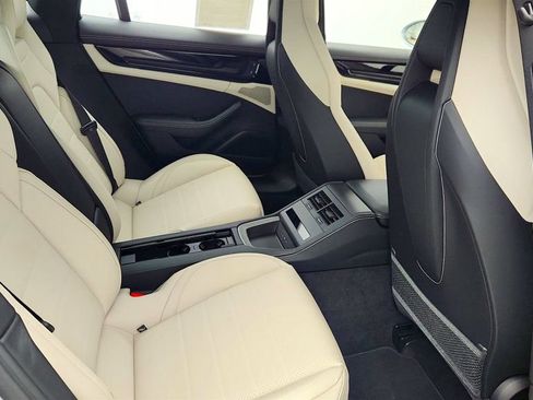 Used 2024 Porsche Panamera RWD image 24