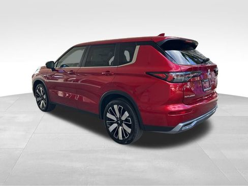 New 2025 Mitsubishi Outlander SE image 4